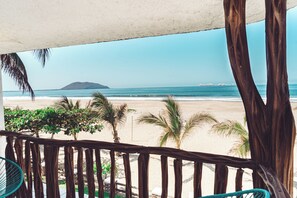 Classic House, 3 Bedrooms, Beach View, Beachfront | Terrace/patio - Villas Malaki (Playa Blanca)