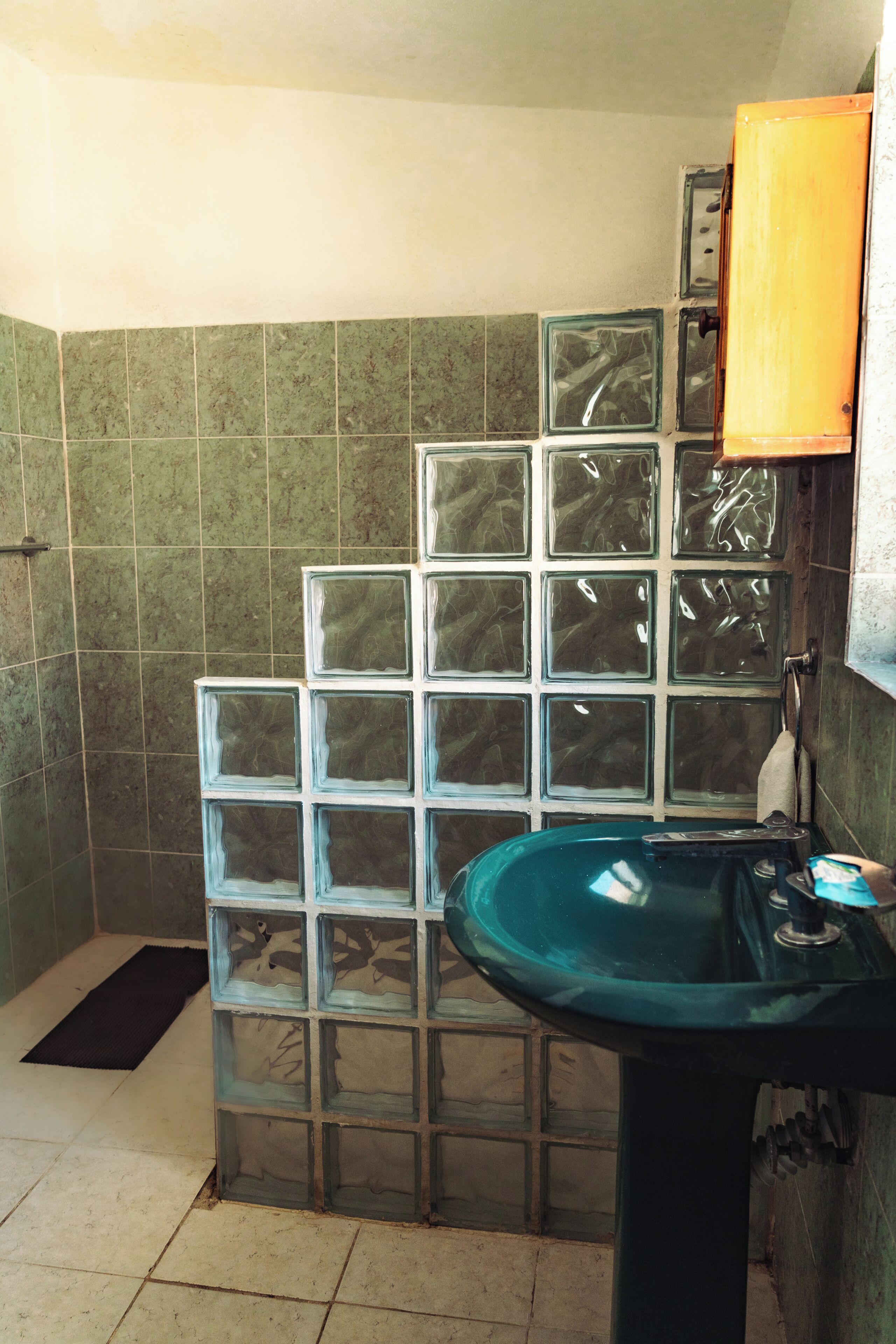 Classic House, 3 Bedrooms, Beach View, Beachfront | Bilik Mandi | Pancuran mandi, pengering rambut, tuala disediakan, sabun 