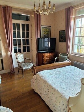 Room - Vrbo Property (Guidel)