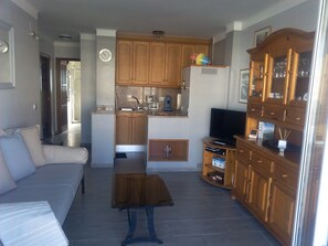 TV - Apartment 2 bedrooms 1 Living room with balcony (Empuriabrava)