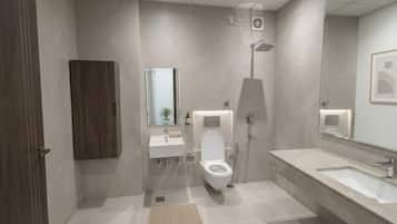 Shower, free toiletries, towels, soap