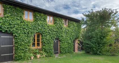 Apartment "Galerie" – Cozy Retreat Near Water and Forest