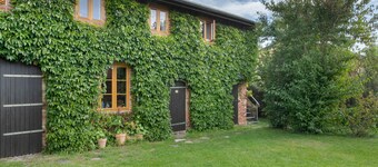 Apartment "Galerie" – Cozy Retreat Near Water and Forest