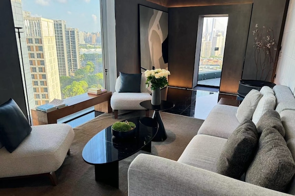 Executive Twin Room | Street view