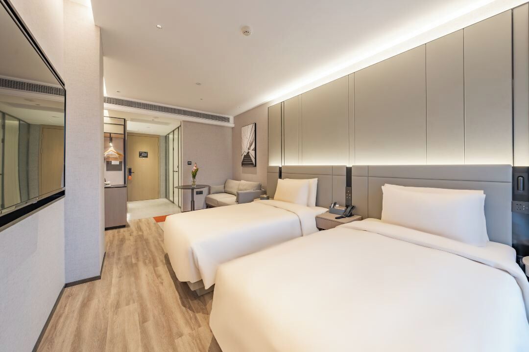 Basic Twin Room | Desk, laptop workspace, blackout curtains, soundproofing