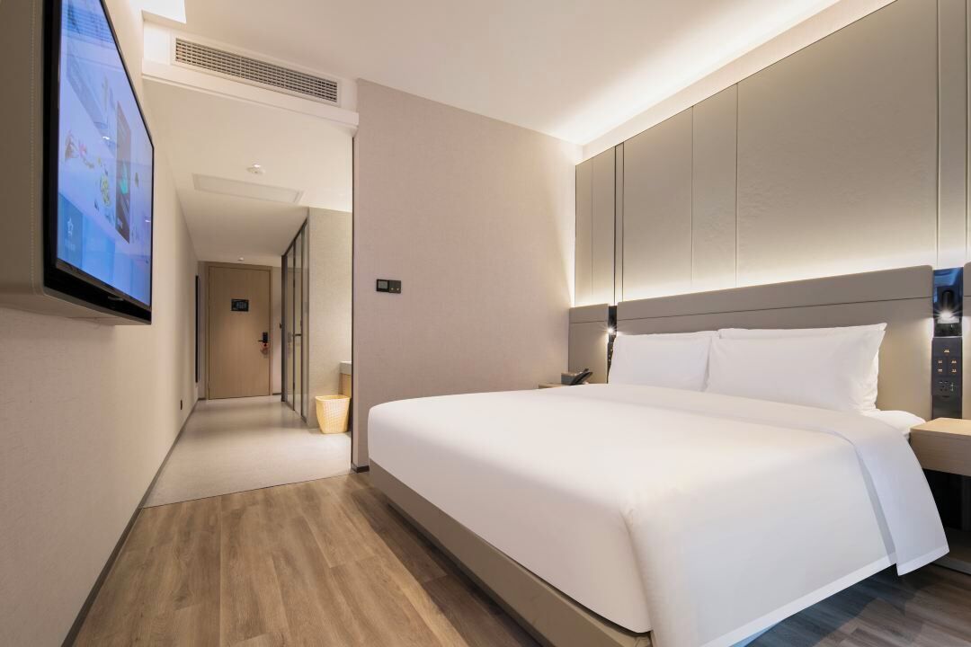 Superior Double Room, City View | Meja, ruang kerja komputer riba, langsir/tirai gelap terus, kalis bunyi 