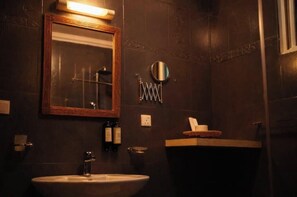 Bathroom - Amata n’Ubuki : Twin – UMUHAMA (Kigali)