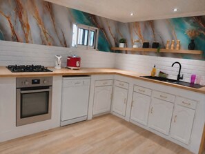 Private kitchen - Vrbo Property (SAINT PIERRE)