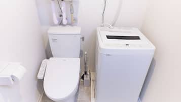 Apartment, Nichtraucher (102) | Badezimmer | Duschwanne, kostenlose Toilettenartikel, Haartrockner, Hausschuhe