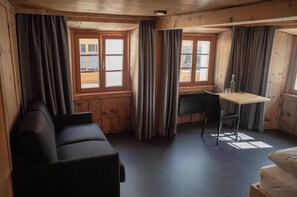 Comfort Double Room, Haiwan Kesayangan Tidak Dibenarkan, Mountain View | Ruang tamu
