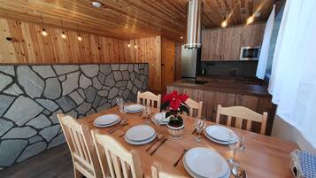 Chalet, vue montagne | Restauration