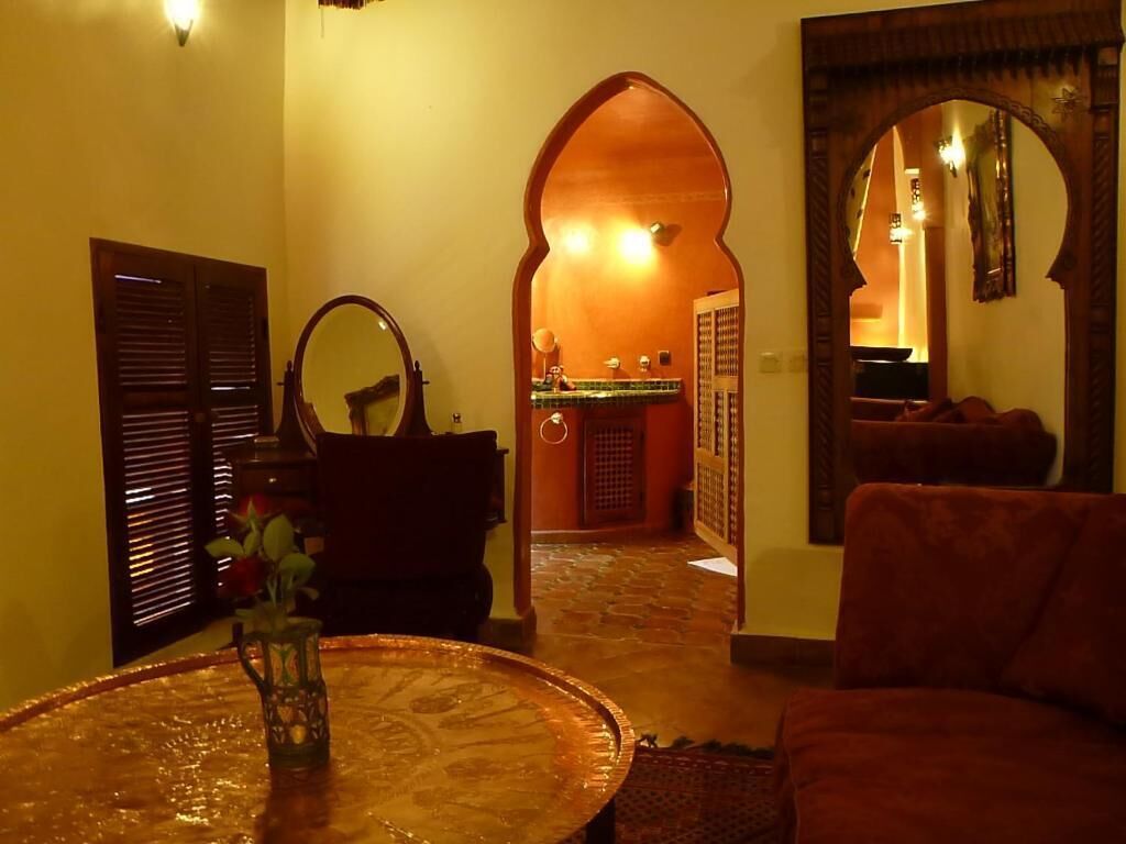Suite Confort, patio, vue cour intérieure | Intérieur