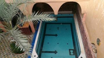Kolam renang outdoor