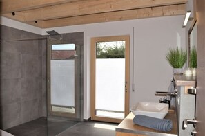 Shower - Alpine chalet Allgäu (Oy-Mittelberg\/Oberzollhaus)