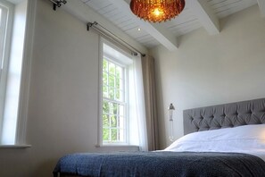 Wi-Fi de cortesia, roupa de cama
