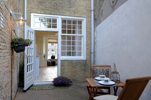 Outdoor dining - Huisje aan de Gracht (Franeker)