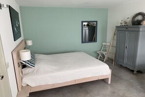 1 Schlafzimmer, Bügeleisen/Bügelbrett, Reisekinderbett, kostenloses WLAN