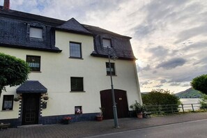 Exterior - Holiday apartment in Zell (Mosel) with balcony (Zell (Mosel))