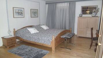 2 Schlafzimmer, Bügeleisen/Bügelbrett, Reisekinderbett, kostenloses WLAN