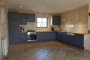 Private kitchen - Holiday home with 2 bedrooms (Callantsoog)