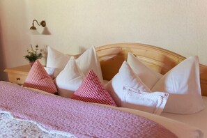 Room - at the Waibelhof country house (Blaichach- Gunzesriedertal)