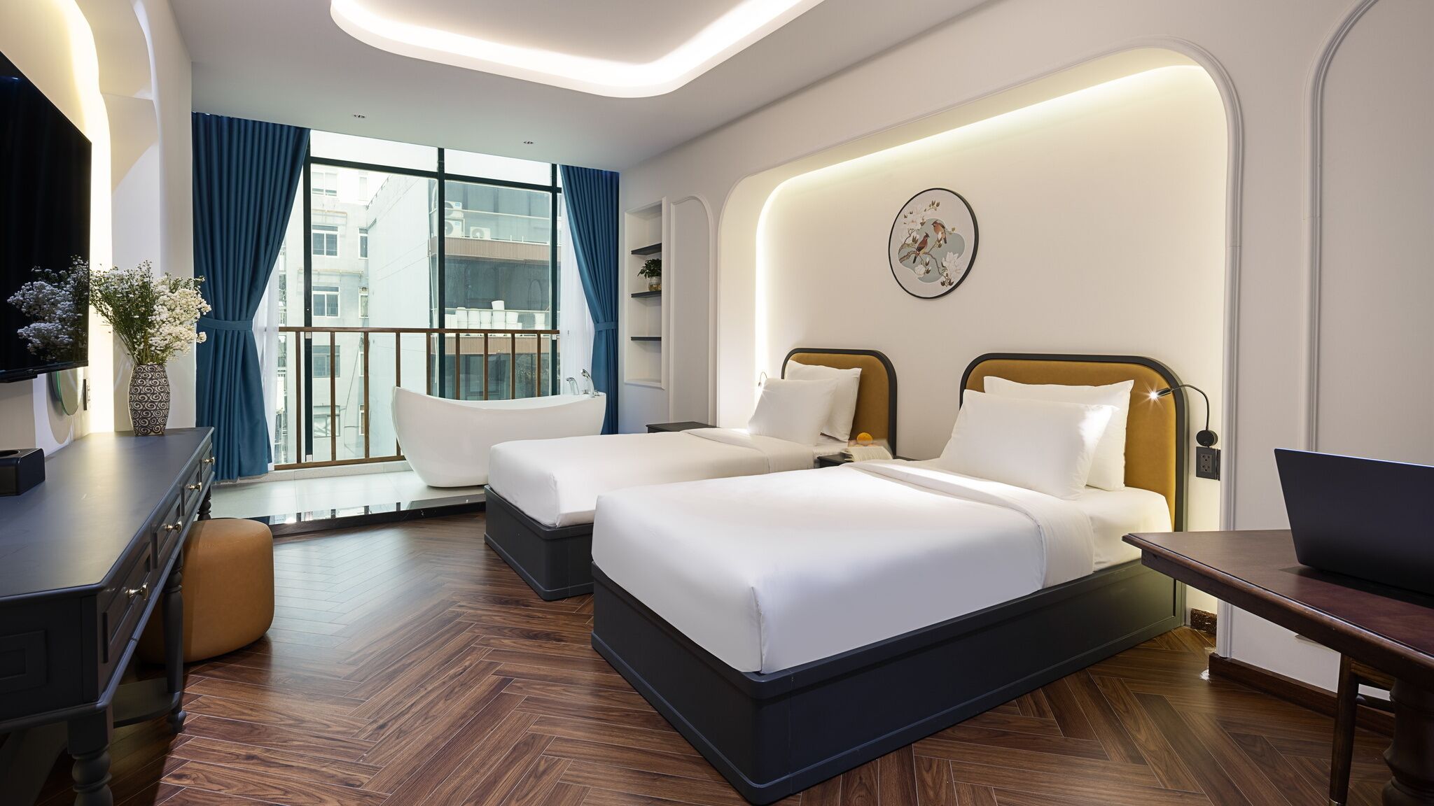 Quarto casal ou duplo executivo, sacada, vista para a cidade | Frigobar, escrivaninha, espaço de trabalho para notebook