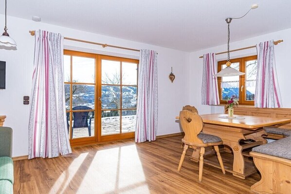 Interior - "Rose" on the Berghof Lingg farm (Rettenberg)