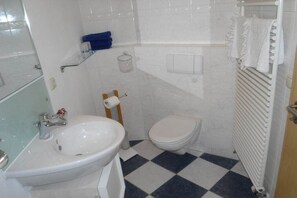Bathroom - Holiday apartment with 1 bedroom (Blaichach)