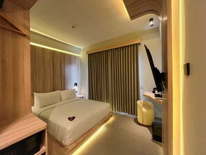 Superior Double Room | Desk, laptop workspace, free WiFi - Alltrue Seminyak Bali (Seminyak)