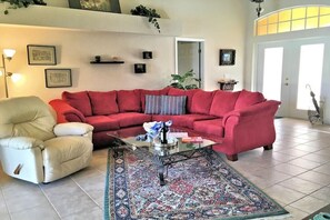 Living area - Holiday home with 1 bedroom (Cape Coral)