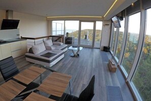 Smart-TV, DVD-Player, Stereoanlage