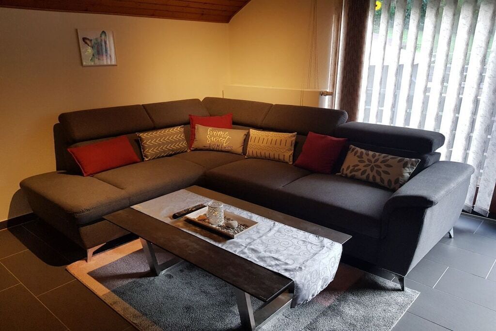 Smart-TV, Kamin, Stereoanlage