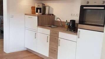 Kühlschrank, Ofen, Herdplatte, Geschirrspüler