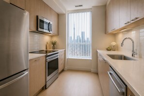 Standardzimmer | Eigene Küche | Kühlschrank, Mikrowelle, Ofen, Herdplatte
