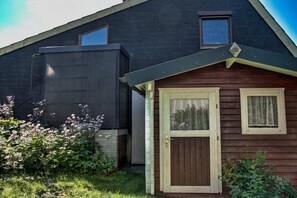 Exterior detail - Cabin in Lichtenberg with swimming pool (Lichtenberg)