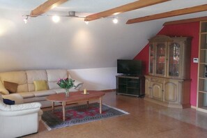 Living area - Holiday apartment with 2 bedrooms (Buggingen)