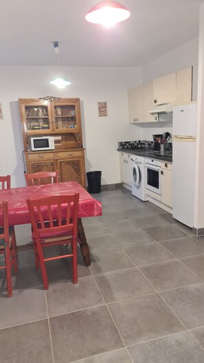Private kitchen - Gite "La Nayade" 2 pers air-conditioned center Vallon Pont d'Arc (Vallon-Pont-d'Arc)
