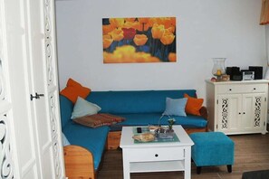 Smart TV, fireplace, DVD player, books - Holiday home in Binz with swimming pool (Binz)