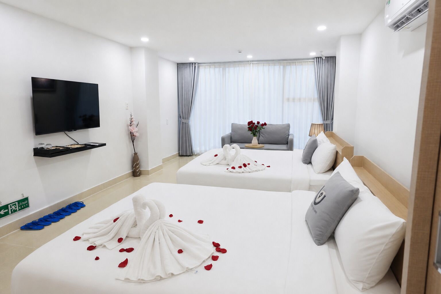 Phòng 4 Tiêu chuẩn, quang cảnh thành phố | Phòng cách âm, bàn ủi/dụng cụ ủi quần áo 