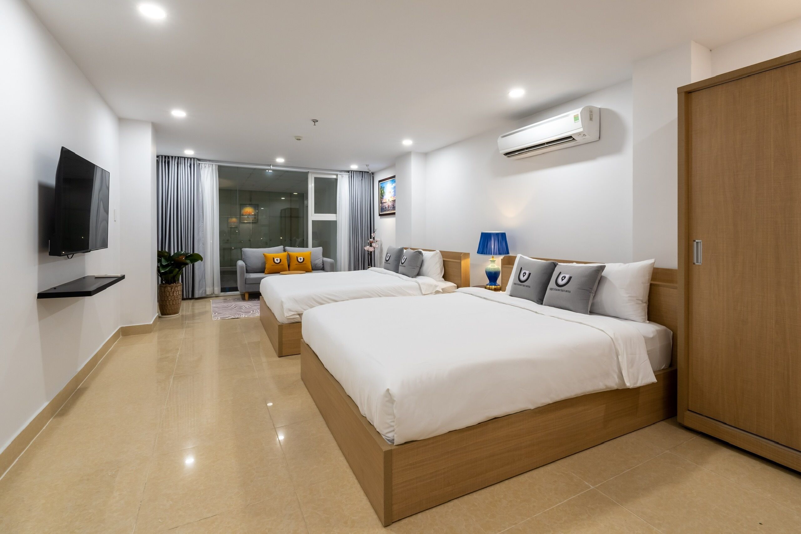 Standard Quadruple Room, City View