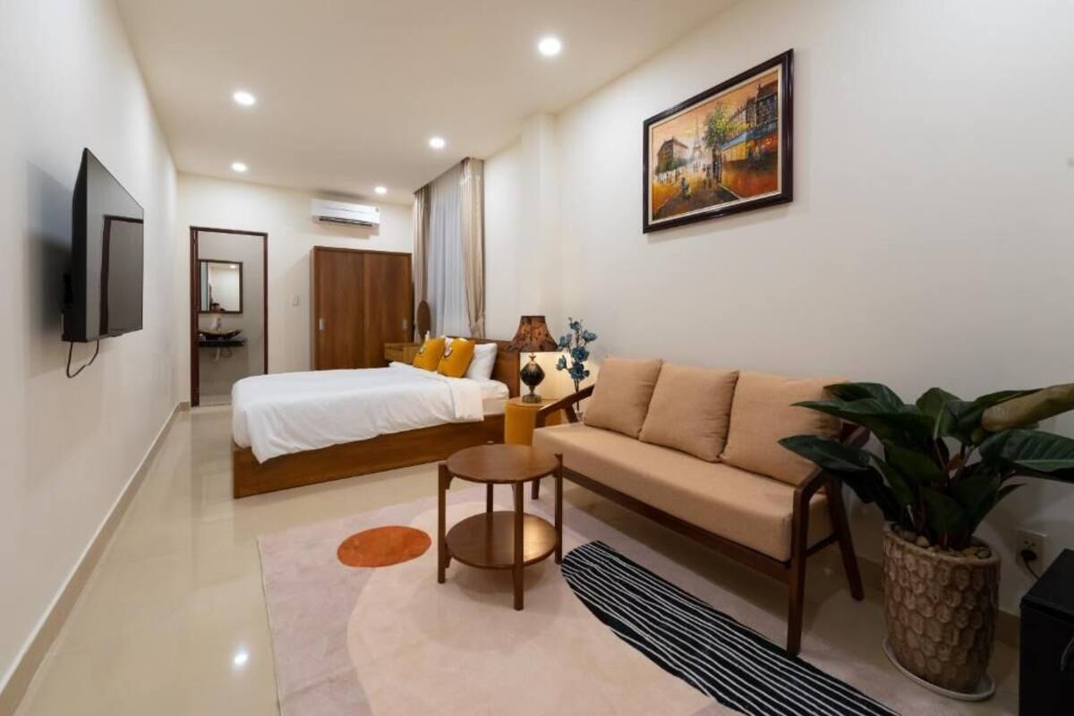 Deluxe Double Room, City View | Soundproofing, iron/ironing board, free WiFi