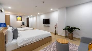 Phòng 4 Tiêu chuẩn, quang cảnh thành phố | Phòng cách âm, bàn ủi/dụng cụ ủi quần áo
