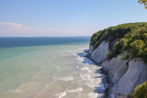 Beach - Holiday apartment with 2 bedrooms (Dranske)