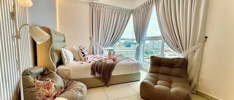 Egyptian cotton sheets, premium bedding, free WiFi, bed sheets
