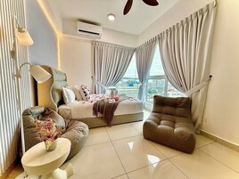 Luxury Apartment, 3 Bedrooms, City View