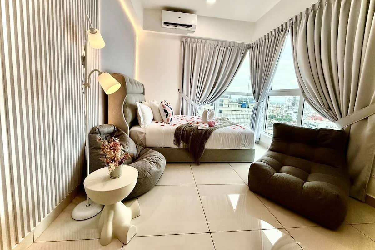 Luxury Apartment, 3 Bedrooms, City View