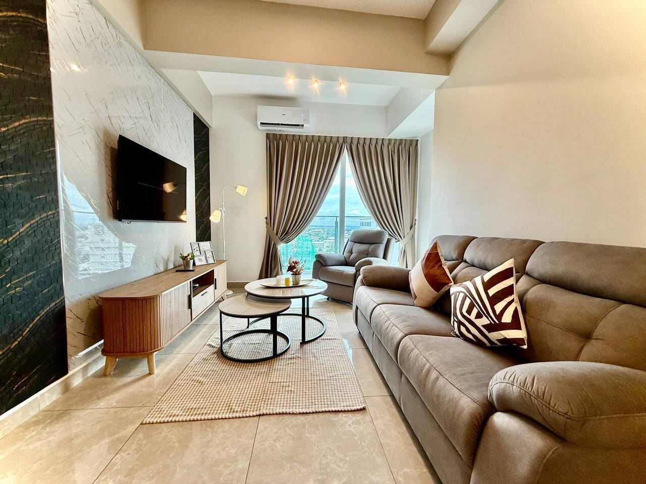 Luxury Apartment, 3 Bedrooms, City View | Living area | 42-inch LCD TV with digital channels, Netflix, streaming services