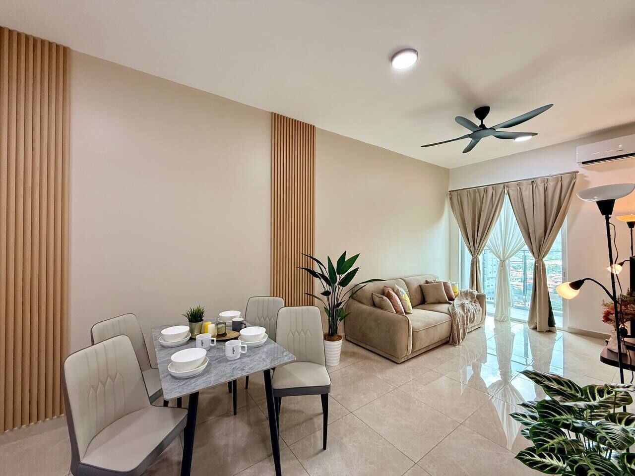 Classic Apartment, City View | Dining