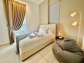 Luxury Apartment, 3 Bedrooms, City View