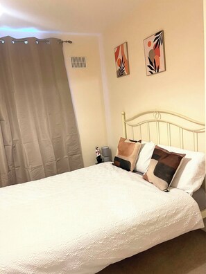 Shared Dormitory, 1 Bedroom, Accessible | 1 bedroom - Room-deluxe Private Room in a Flat W Fas (Wolverhampton)